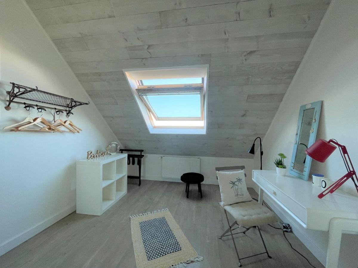 Charming Holiday Home Near The Beach, Locquirec Exterior photo